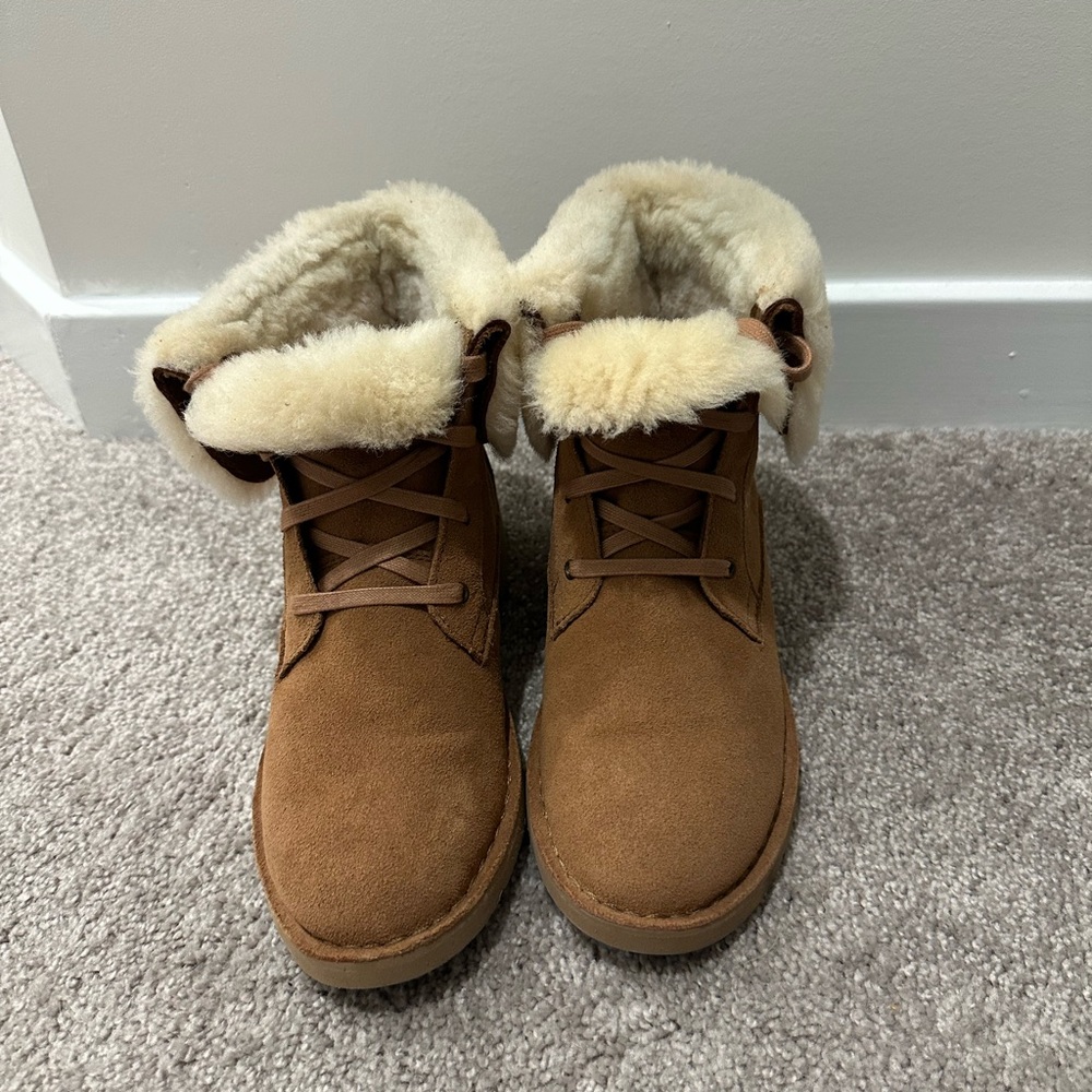 Uggs - Cozy Tan Shearling-Lined Boots